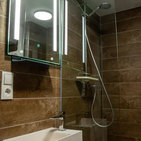 4-jahreszeiten Im Herzen מונטבאור